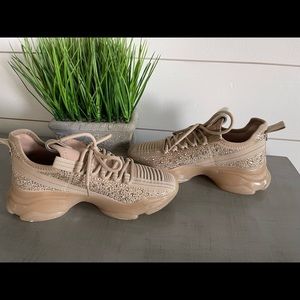 Brand New never used WOT Steve Madden Blush Multi Maxima Size 8